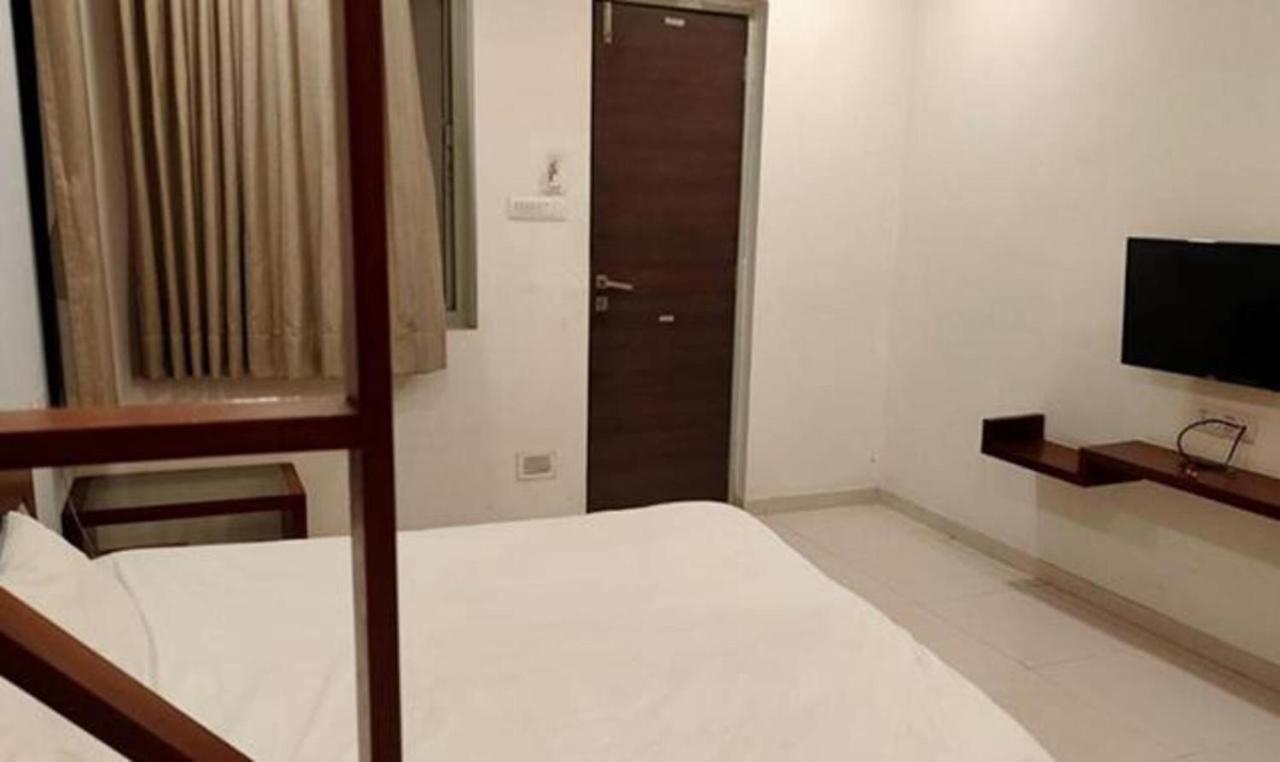Hotel Sun N Step Club Ahmedabad Ngoại thất bức ảnh