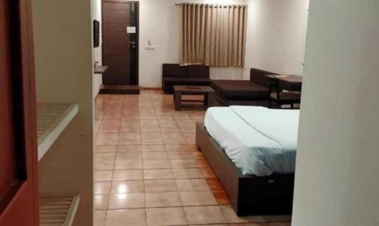 Hotel Sun N Step Club Ahmedabad Ngoại thất bức ảnh