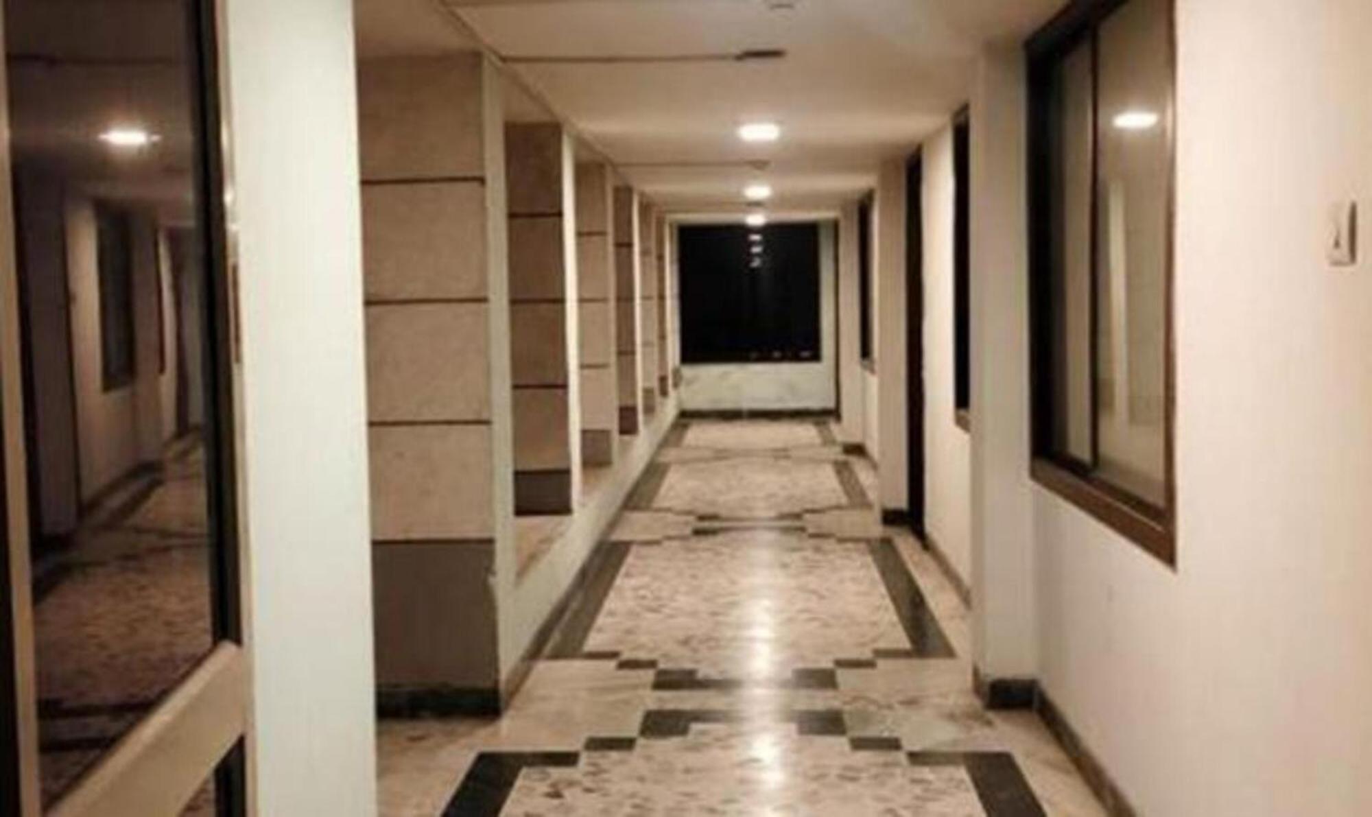 Hotel Sun N Step Club Ahmedabad Ngoại thất bức ảnh