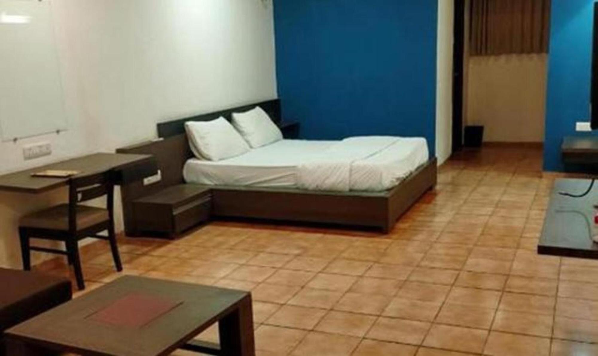 Hotel Sun N Step Club Ahmedabad Ngoại thất bức ảnh