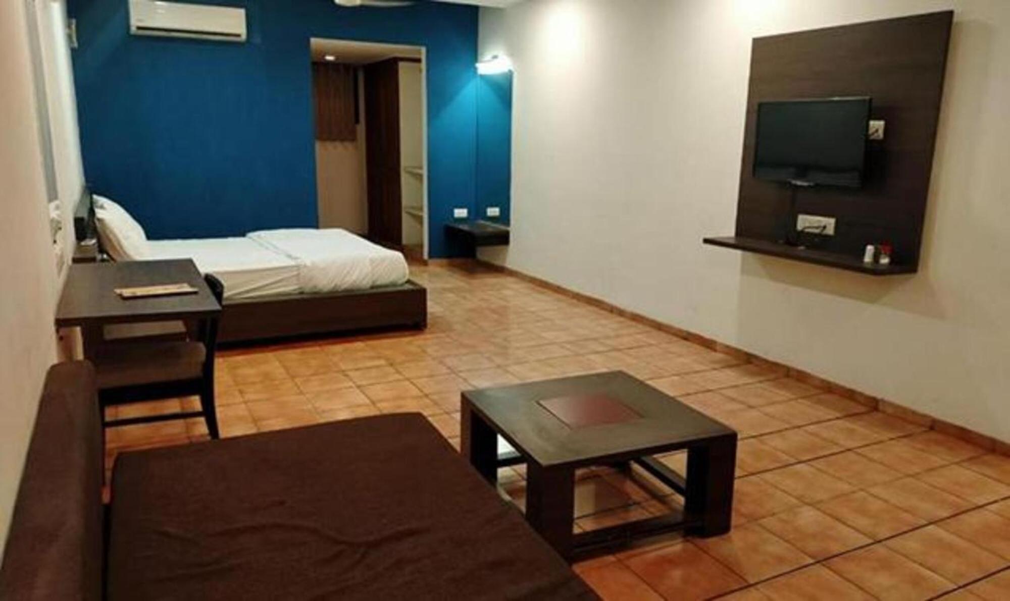 Hotel Sun N Step Club Ahmedabad Ngoại thất bức ảnh