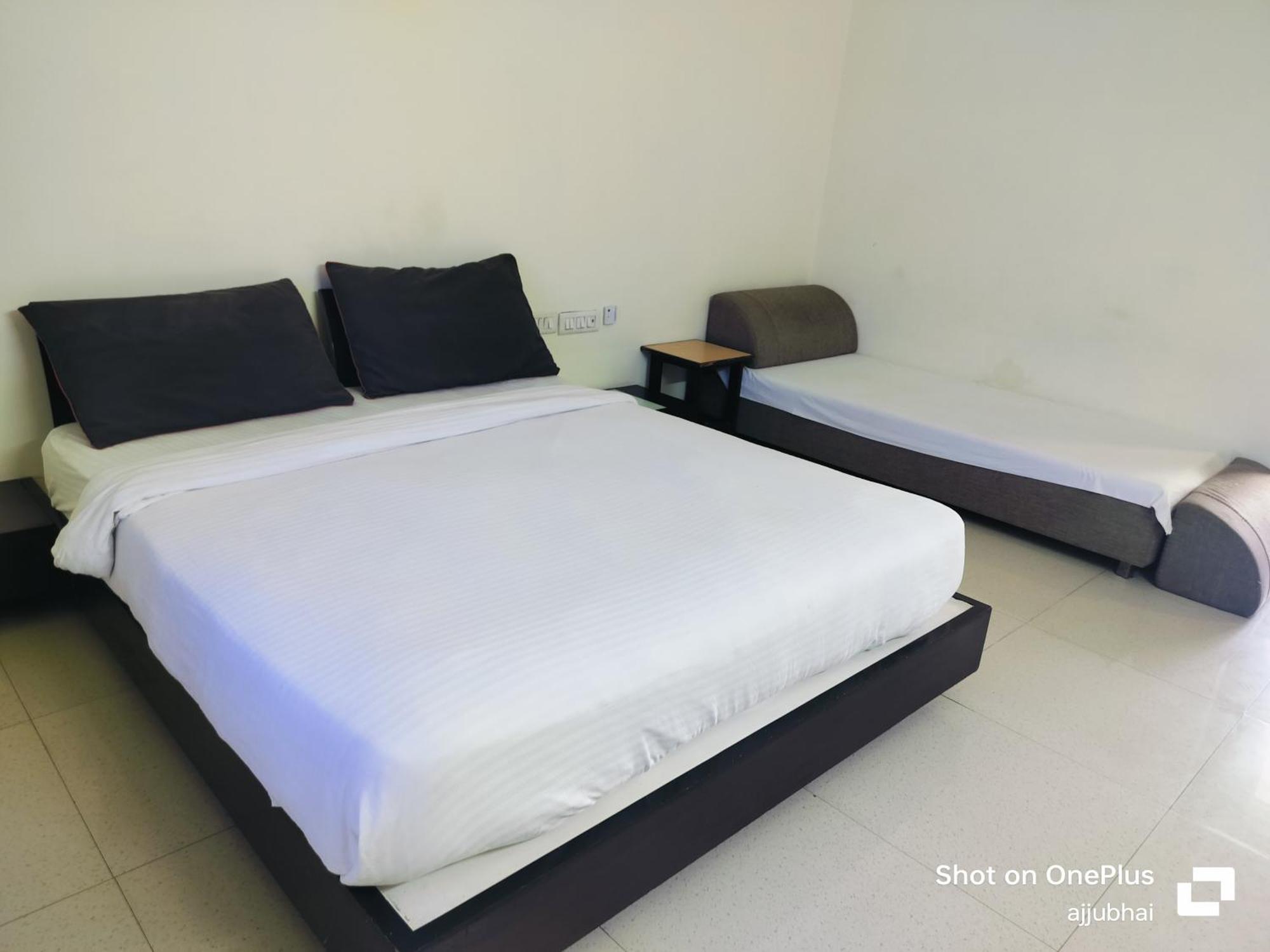 Hotel Sun N Step Club Ahmedabad Ngoại thất bức ảnh